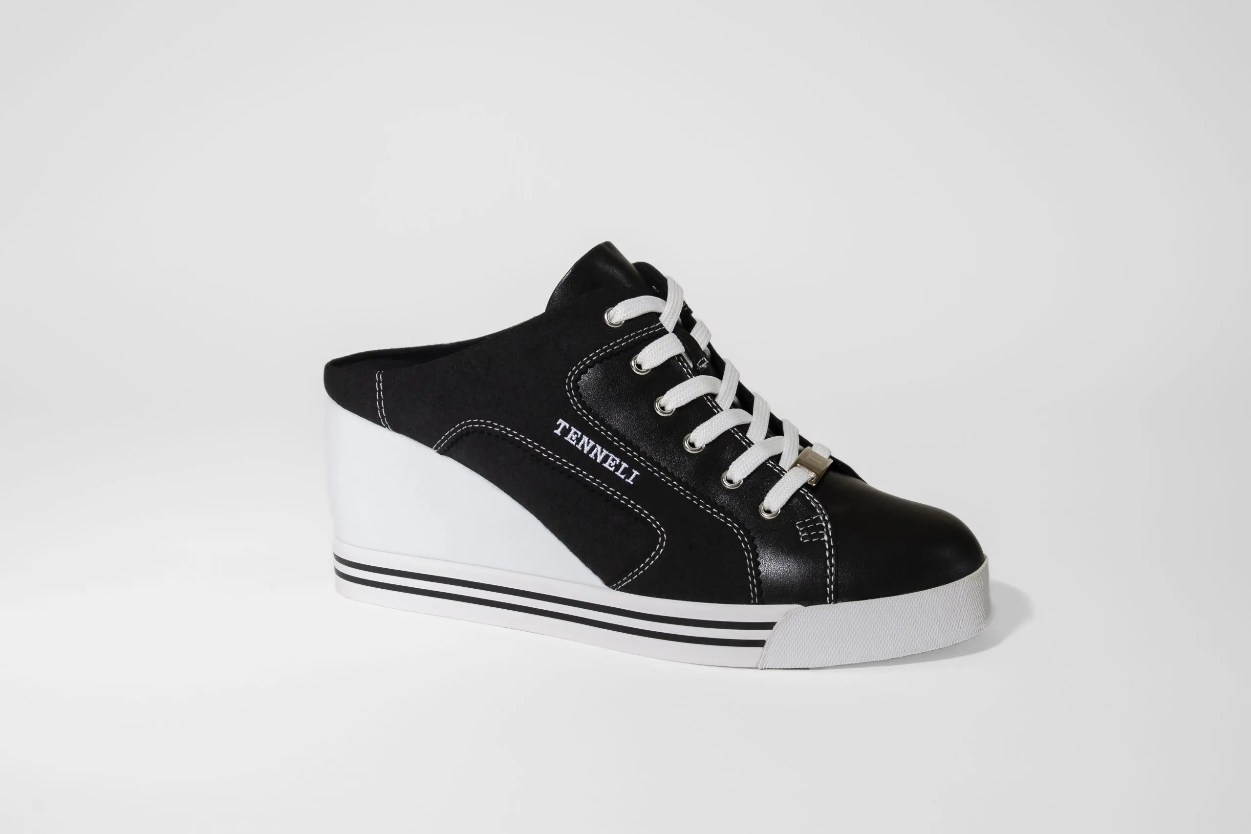 Classic Wedge Black